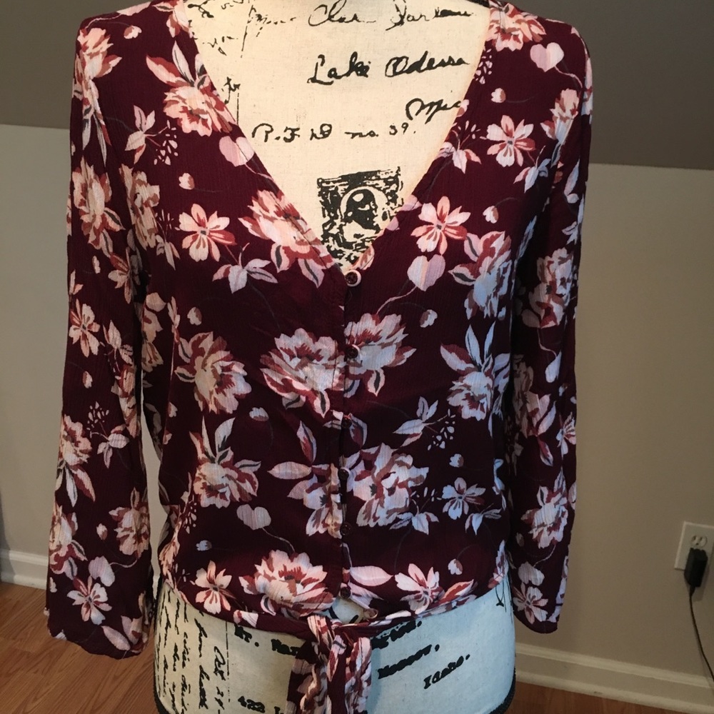 Aeropostale flowery button blouse